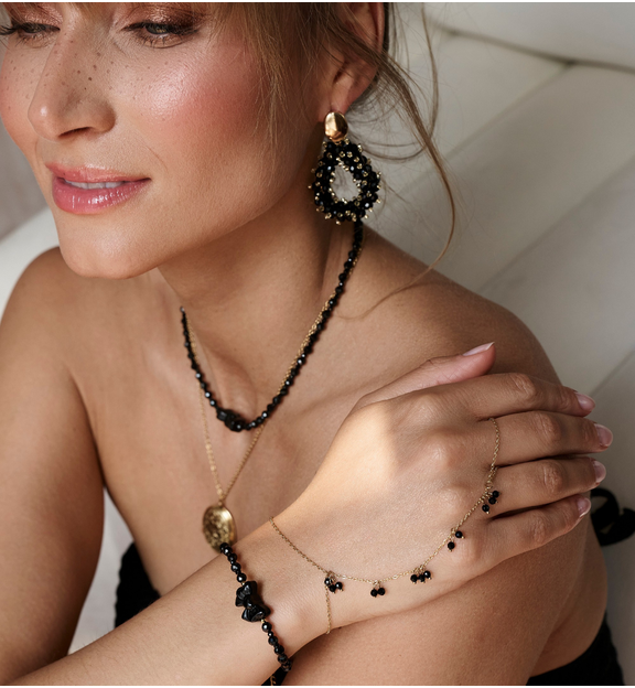 Zestaw bransoletek z czarnymi kamieniami i złotymi akcentami ZN0042