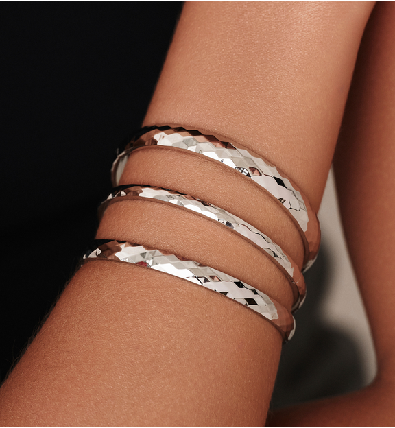 Bransoletka obręcz fasetowana srebrna BSY0439