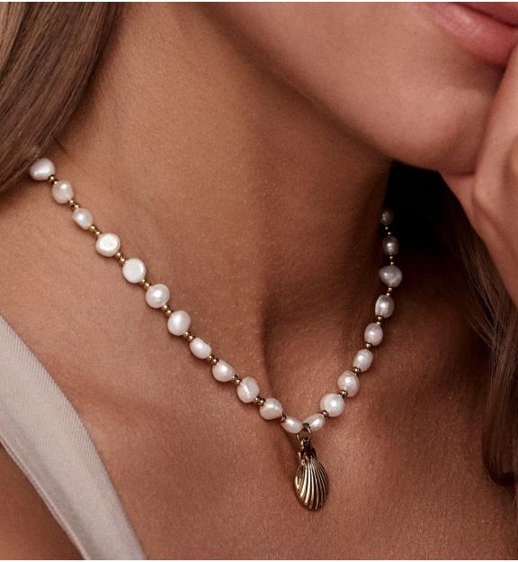 Naszyjnik z perłami i złotą muszlą NPE0387