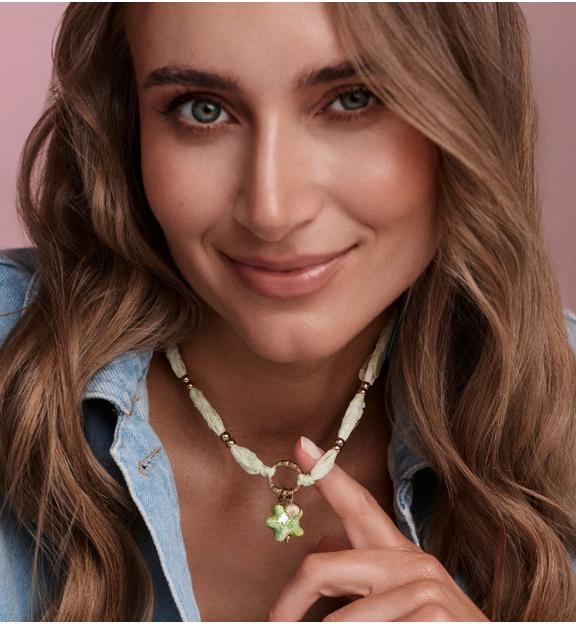 Naszyjnik zielony z tkaniny z zawieszką rozgwiazdy NSH0129