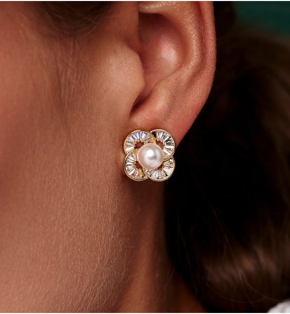 Kolczyki z perłą w kwiatowej oprawie KSS2209