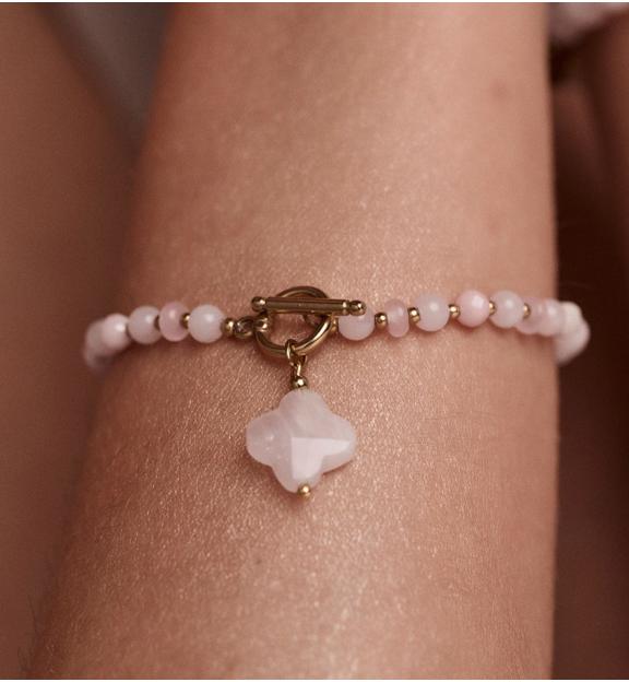 Bransoletka z kwarcami różowymi z koniczynką i złotym zapięciem BPA0635