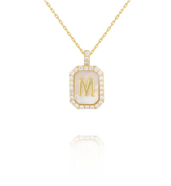 Naszyjnik z literką M na perłowym tle z cyrkoniami NCA0106