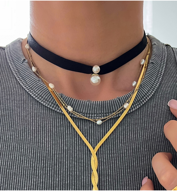 Choker czarny z tasiemką i perłami Energetic NS0170