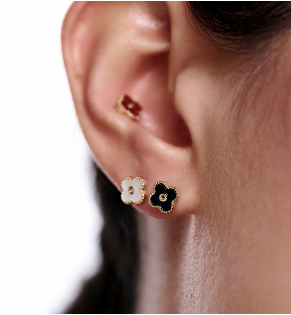 Zestaw złoconych kolczyków z koniczyną i cyrkonią KMB0039