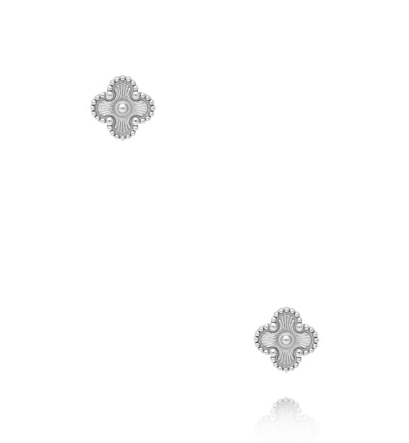 Kolczyki srebrne w kształcie delikatnej koniczynki KSY0579