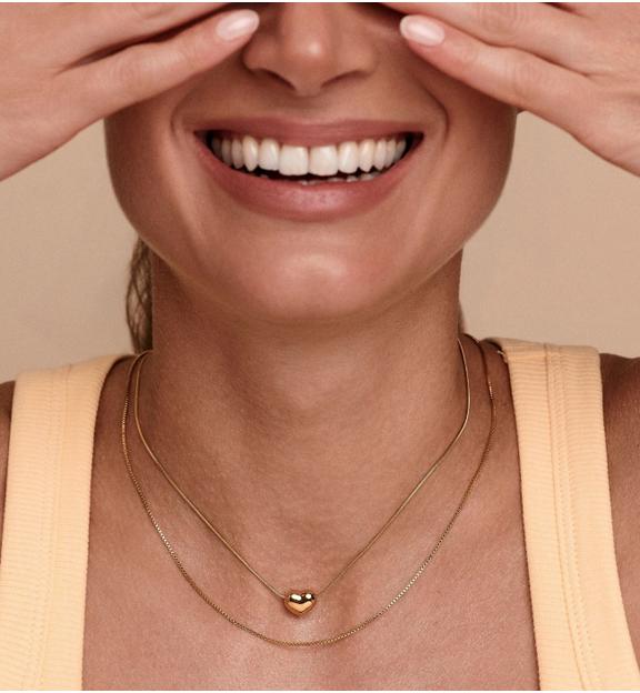 Naszyjnik warstwowy z sercem ze stali szlachetnej w złotym wykończeniu NSY0854