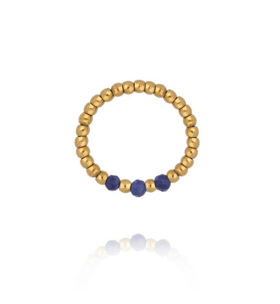 Pierścionek elastyczny ze złotych kuleczek z sodalitem PTW0622