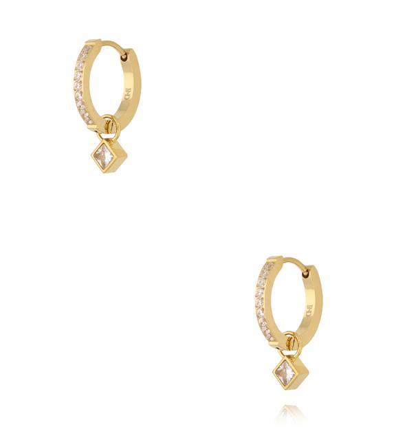Kolczyki złote kółeczka z zawieszką w kształcie rombu – białe cyrkonie KSA2480