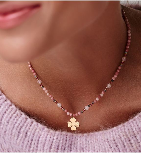 Naszyjnik z rodonitu, kwarcu różowego i labradorytu z zawieszką koniczynką NTW1613