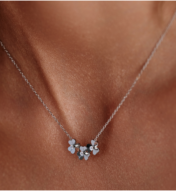 Naszyjnik z drobnymi kwiatkami i cyrkoniami NSY0873