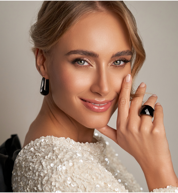 Pierścionek złoty z czarnym agatem Olinda PPA0020