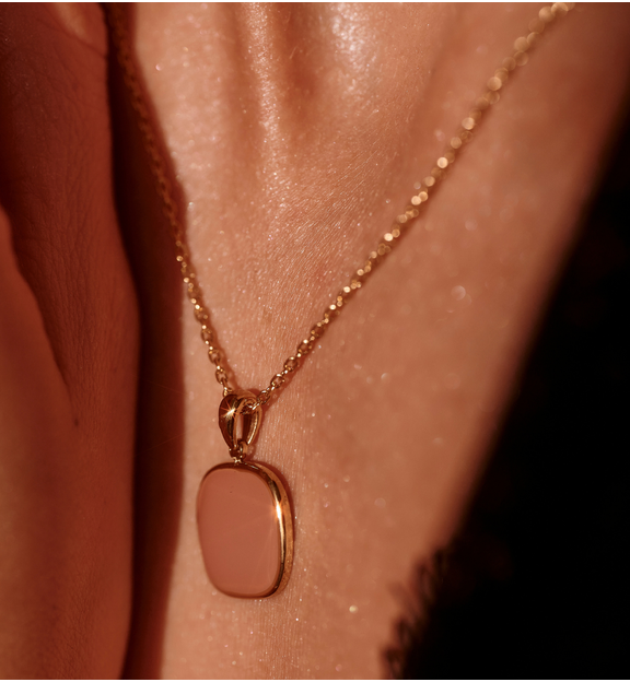 Naszyjnik z zawieszką w kolorze karmelowym NSY0640