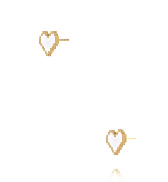 Kolczyki sztyfty serca w stylu pixel z białą emalią KSY0715