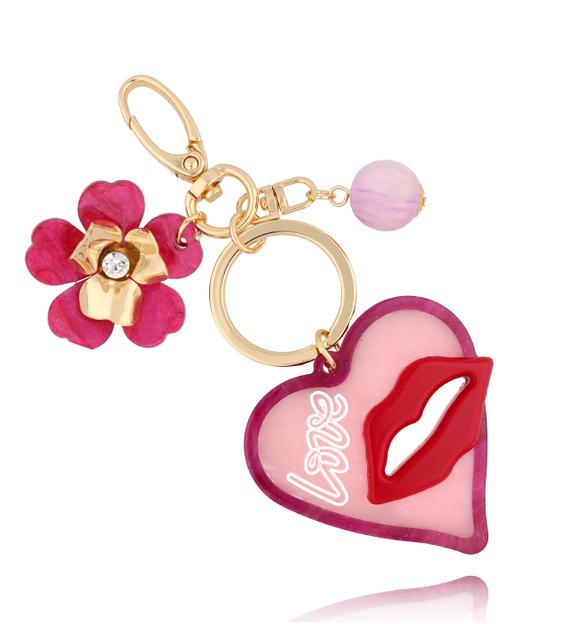 Brelok różowy z sercami i ustami Kiss Me BREZA0066