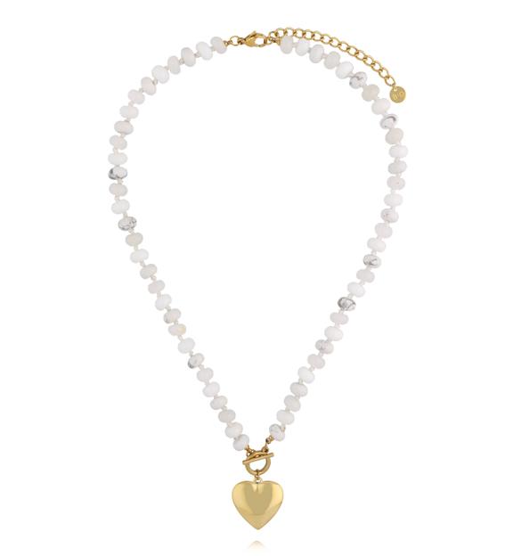 Naszyjnik z białego jadeitu i howlitu z zawieszką w kształcie serca NPA1599