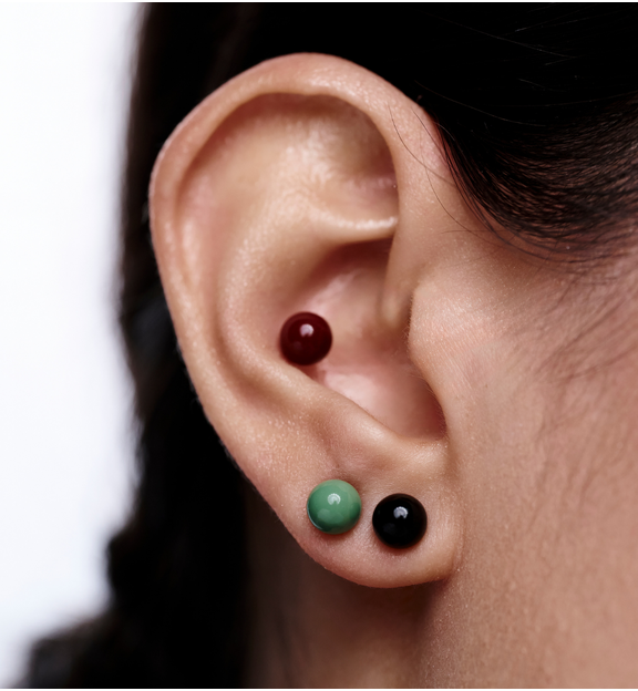 Zestaw kolczyków kuleczek w klasycznych i naturalnych kolorach KMB0055