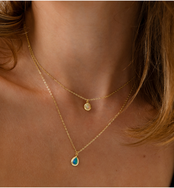 Naszyjnik złoty z mlecznym opalem NCA0028