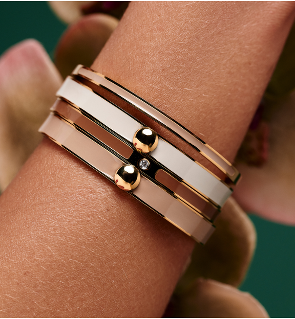 Zestaw sztywnych bransoletek w odcieniach złota, beżu i cappuccino ZN0205