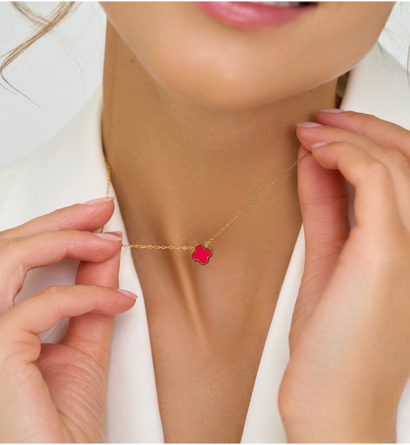 Naszyjnik złoty z koniczynką z fuksjową emalią Heureux NSA1077