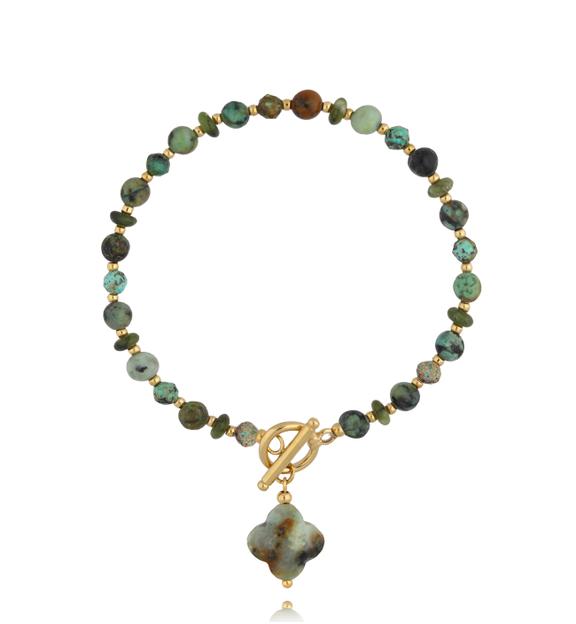 Bransoletka z turkusami z koniczynką i złotym zapięciem BPA0645