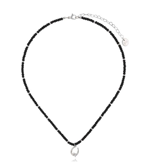 Naszyjnik z czarnych kamieni z zawieszką podkowy NTW1561