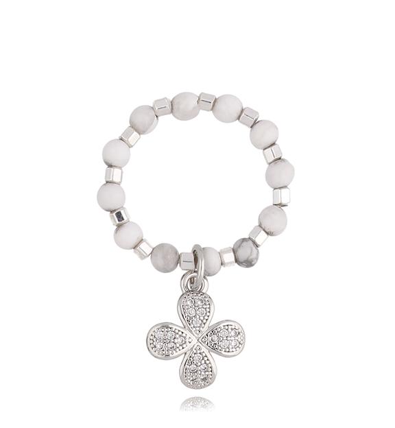 Pierścionek z howlitami i koniczynką PSC0197