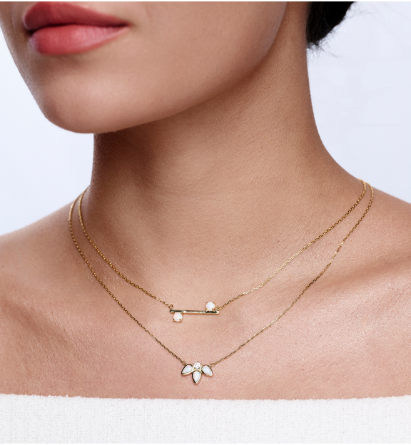 Naszyjnik z poprzeczną belką i opalami NCA0088