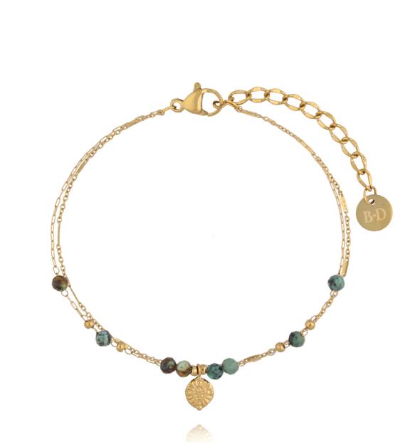 Bransoletka z turkusem afrykańskim i złotą zawieszką BEA0103