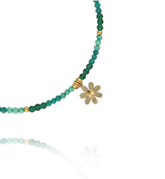 Bransoletka z zielonych cyrkonów i szklanych koralików z zawieszką kwiatka BTW3692