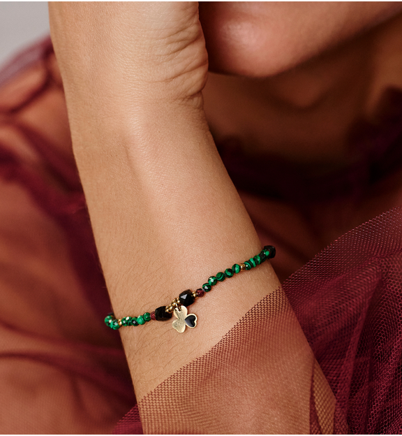 Bransoletka z malachitu, granatu i czarnego turmalinu ze złotą koniczyną BTW3513