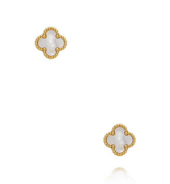 Kolczyki koniczynki z naturalną masą perłową w złotej oprawie KSY0663