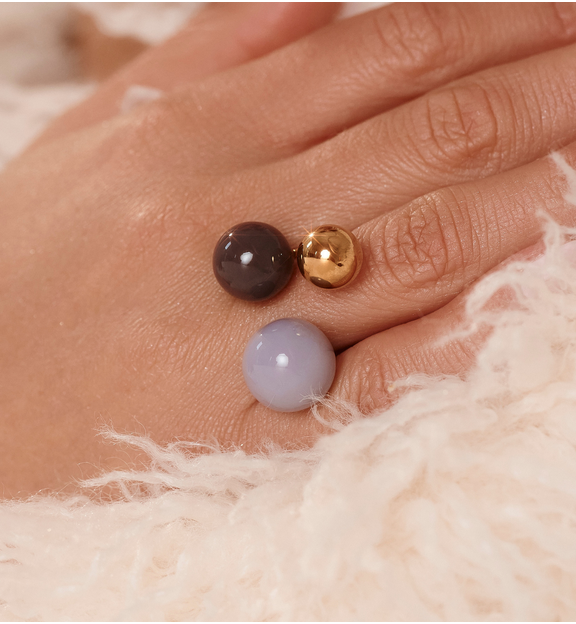 Pierścionek z kulkami w odcieniach szarości i lawendy PSA1127