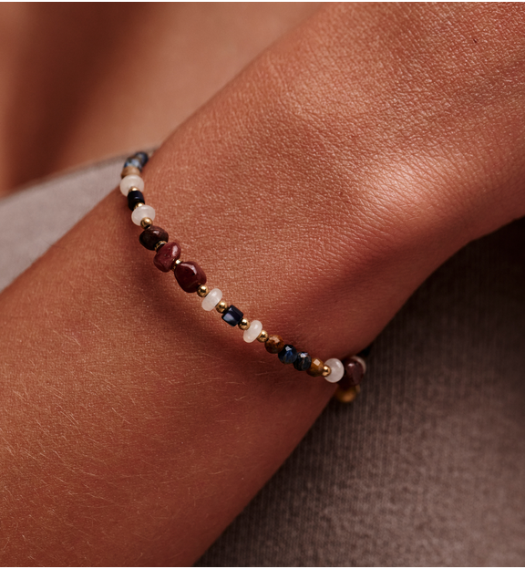 Bransoletka z naturalnych kamieni – turmalin, granat i amazonit BEA0089