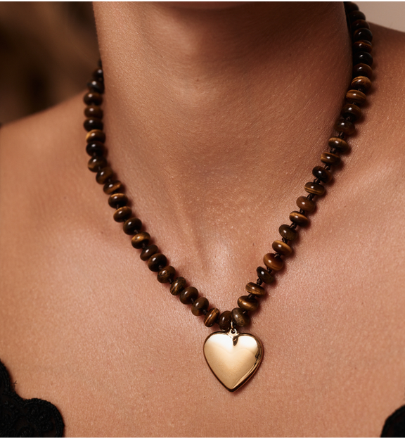 Naszyjnik z tygrysiego oka z zawieszką serce NPA1511