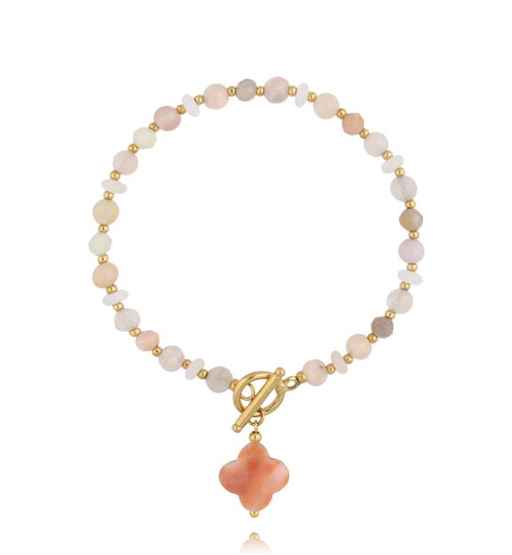 Bransoletka z różowymi opalami z koniczynką i złotym zapięciem BPA0638