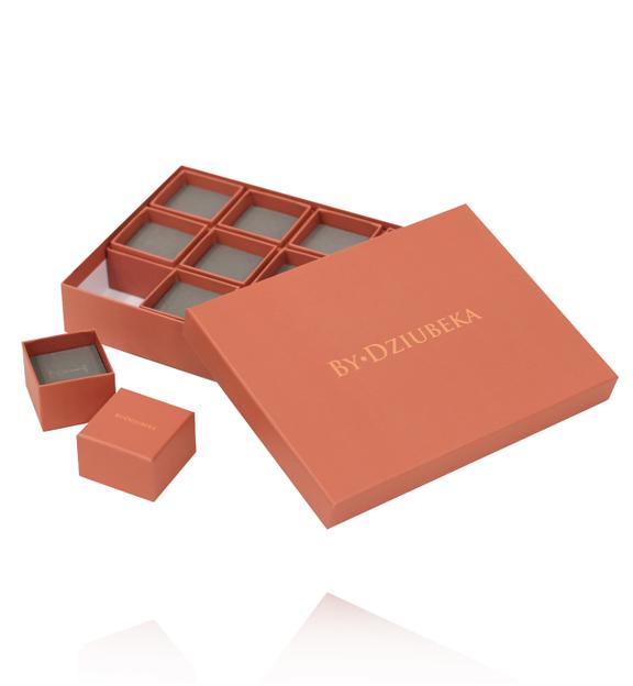 Świąteczny Box By Dziubeka na 12 sztuk biżuterii
