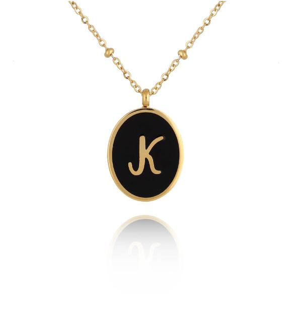 Naszyjnik z czarną emalią z literą K Vintage Enamel Alphabet NSA0580