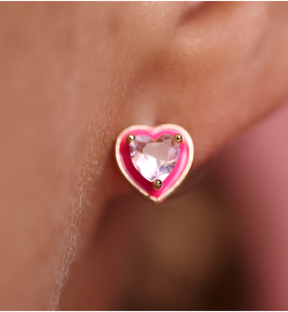 Zestaw kolczyków złoconych z motywem serca i różowym akcentem KMB0060
