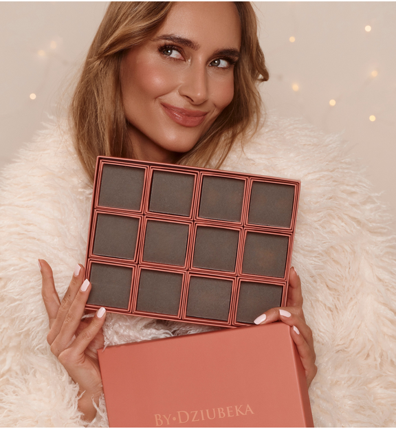 Świąteczny Box By Dziubeka na 12 sztuk biżuterii