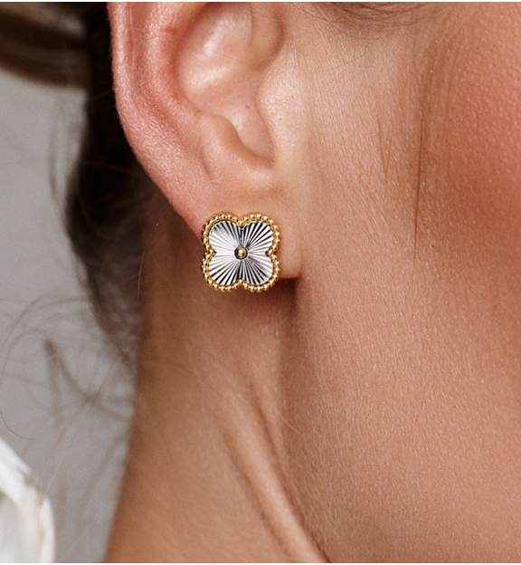 Kolczyki w kształcie koniczyny w kolorze srebrnym i złotym KSS2133