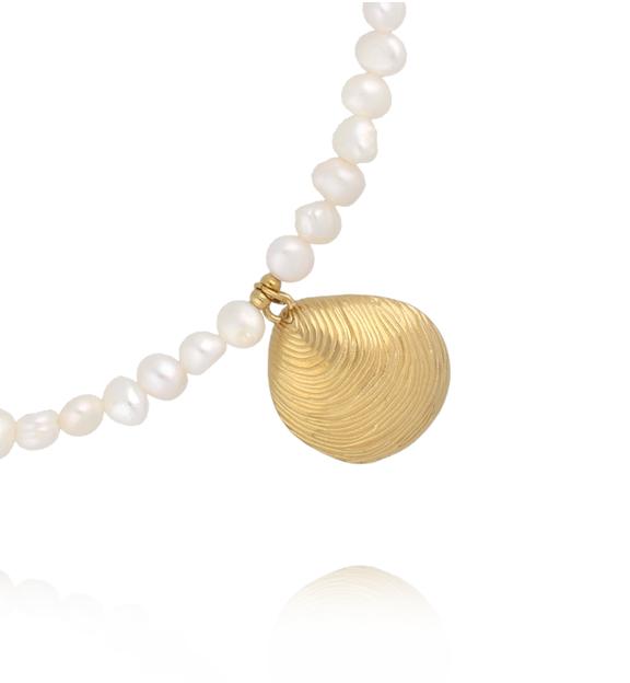Naszyjnik z perłami i złotą muszlą NPA1482