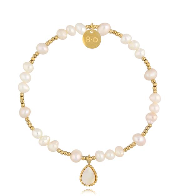 Bransoletka z perłami i złotą zawieszką White Night Elegance BPE0112