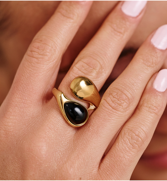 Pierścionek krople z czarnym agatem złoty PSY0158