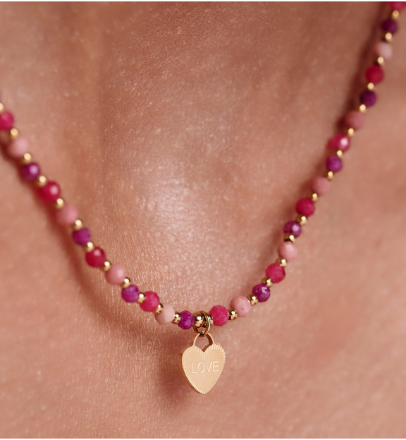 Naszyjnik fuksjowy z zawieszką LOVE NTW1586