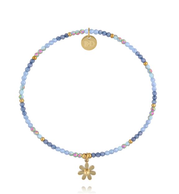 Bransoletka z niebieskich kryształków z zawieszką kwiatka BTW3685