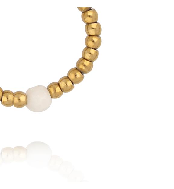 Pierścionek elastyczny ze złotych kuleczek z elementem z muszli PTW0605