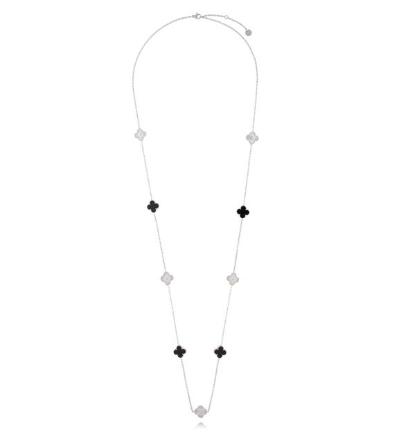 Naszyjnik długi ze srebrnymi  i czarnymi koniczynkami NSY0708