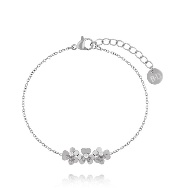 Bransoletka na delikatnym łańcuszku z trzema kwiatami i cyrkoniami BSY0594