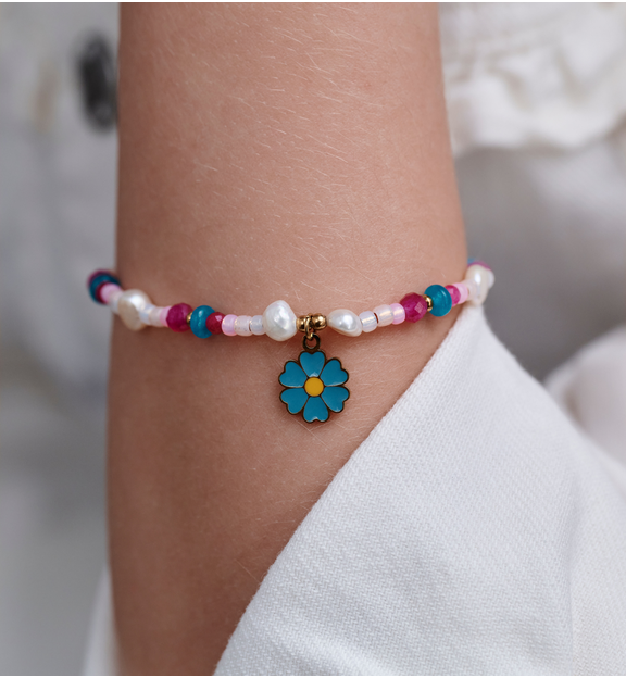 Bransoletka z perłami i kwiatuszkiem BTW3387